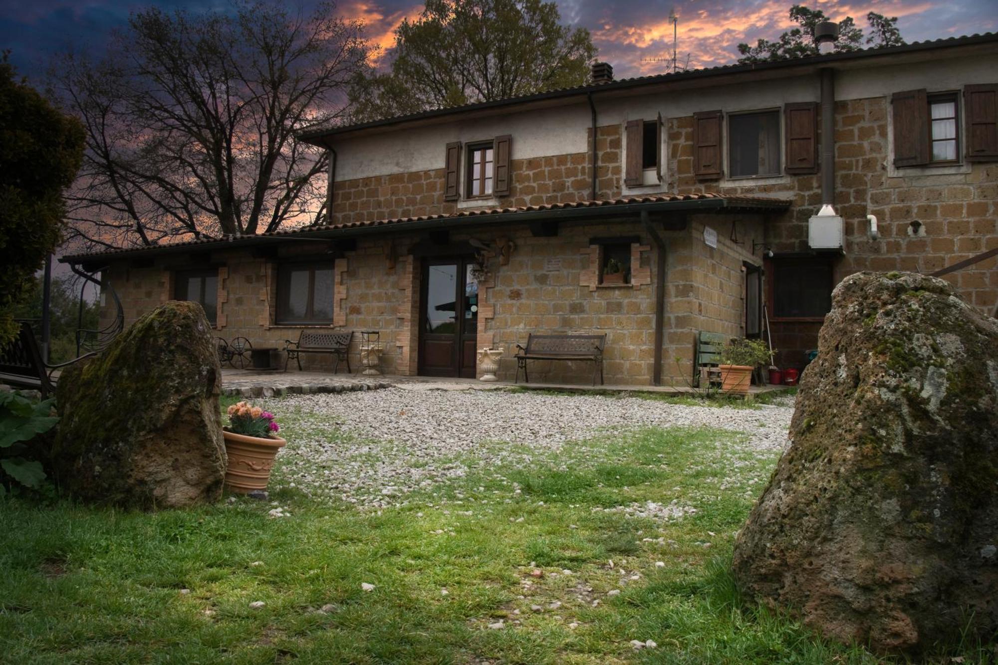 Bio Agriturismo Aia Del Tufo 소르나노 외부 사진